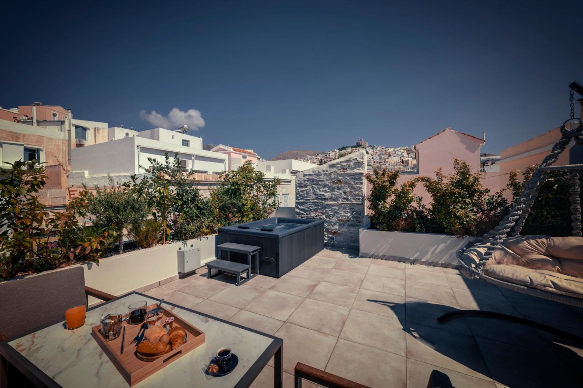 Ninemian Suites Syros Ermoupoli Ngoại thất bức ảnh